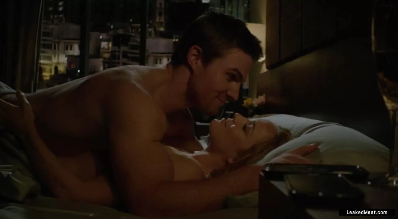 robbie amell sex