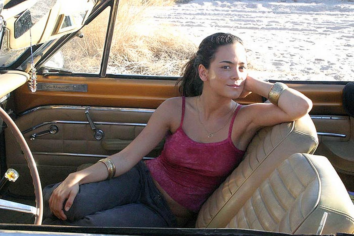 chris mu recommends alice braga hot pic