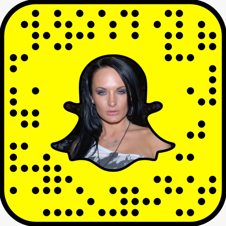 carolyn nixon share naked models on snapchat photos