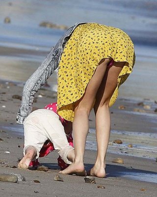 donna chamberlain goodnight recommends upskirt on the beach pic