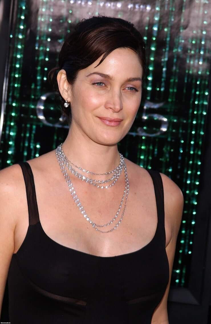 caroline abt recommends Carrie Anne Moss Nipples