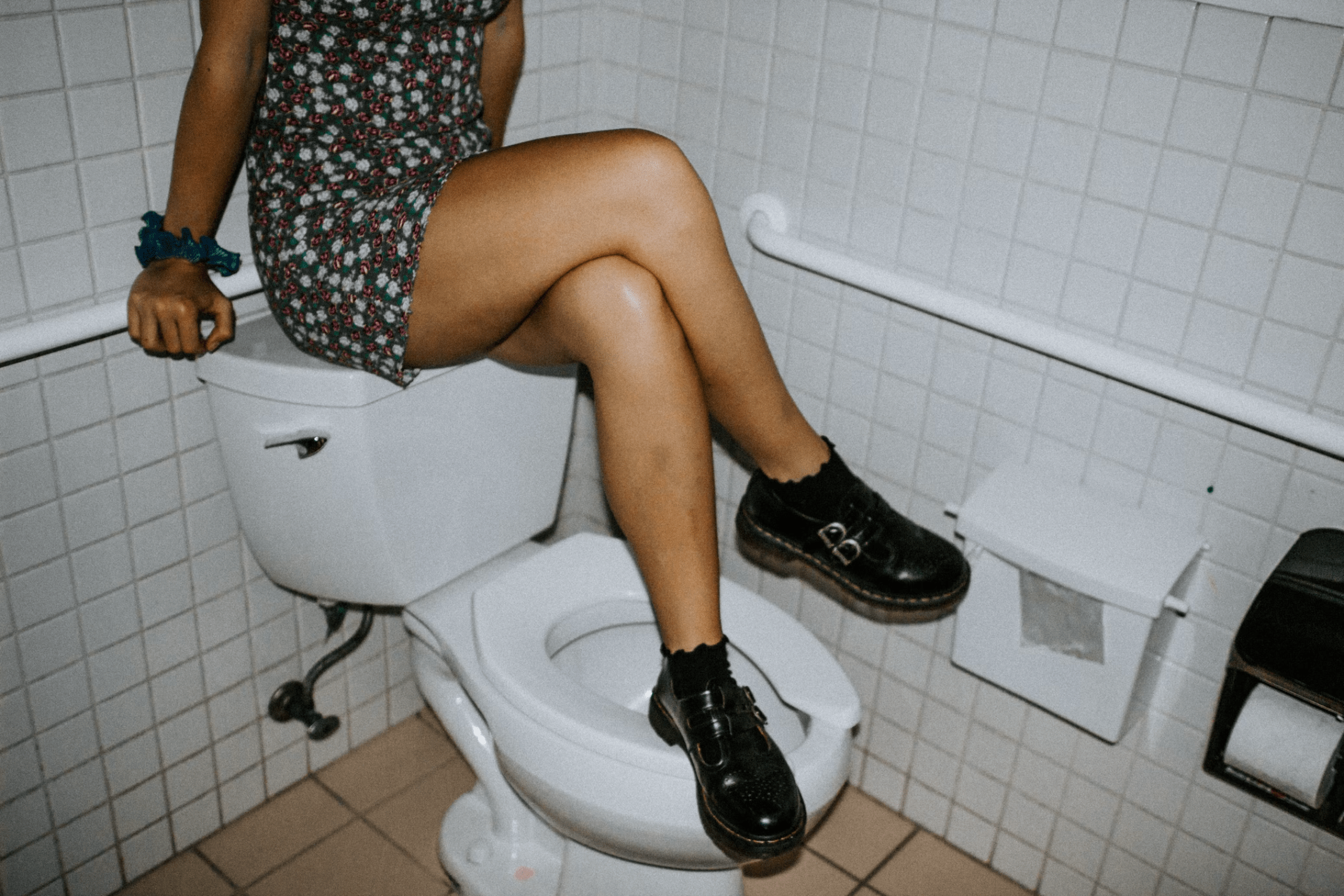 women on toilet tumblr
