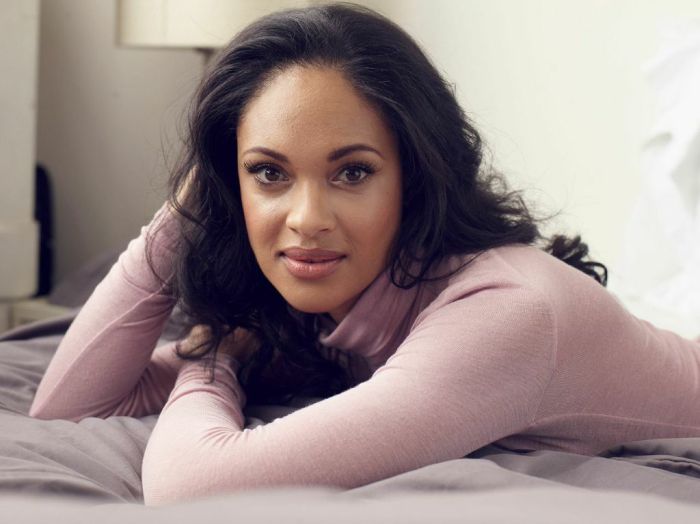 alan ptak share cynthia addai robinson hot photos