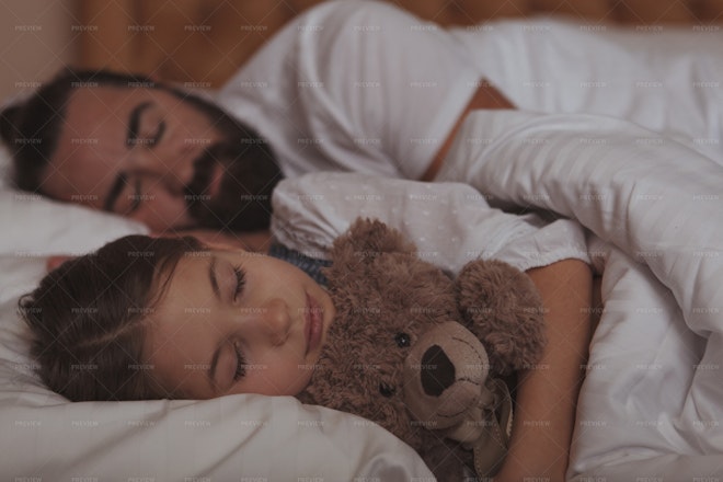 darlene petry recommends dad and daughter sleeping pic