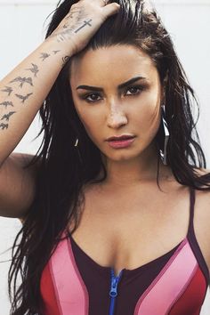 crystal grimsey recommends demi lovato sexy wallpaper pic