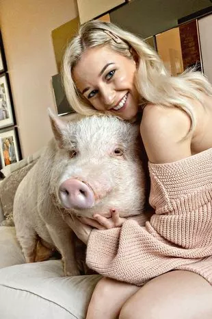 Best of Girls sex with pig