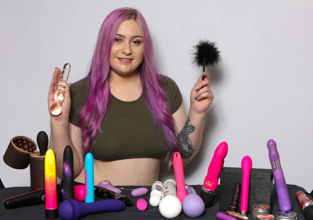 Best of Girls testing sex toys
