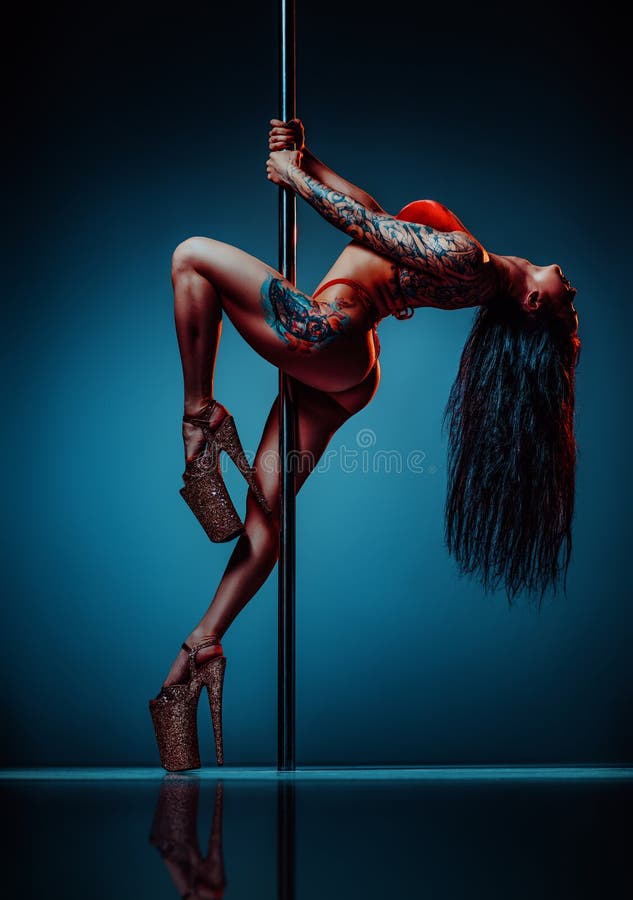 ashkan abbasian recommends hot sexy pole dancer pic