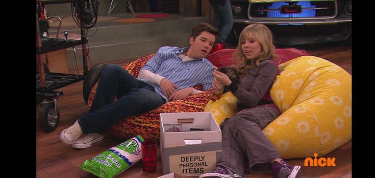 bridget coburn share jennette mccurdy foot massage photos