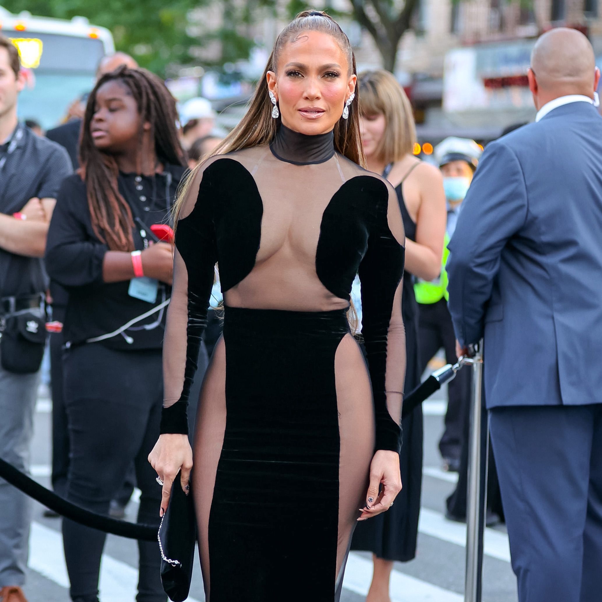 blue minded recommends Jennifer Lopez Topless Photos