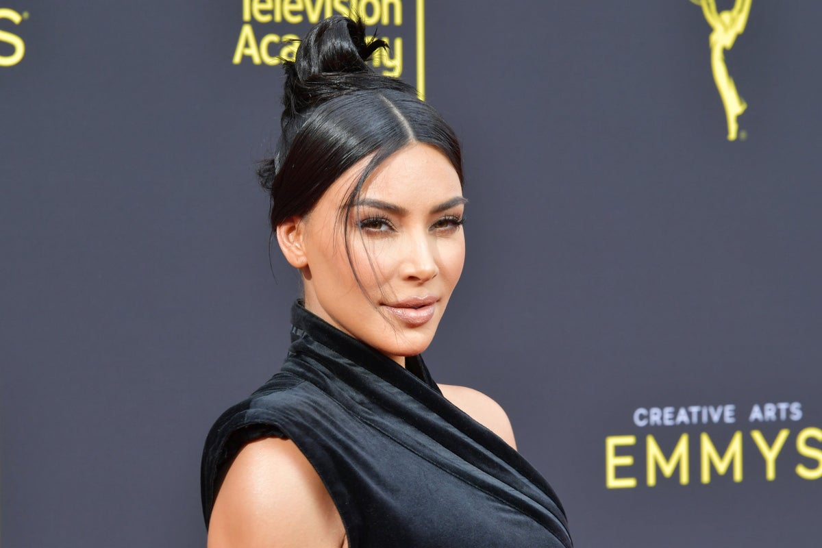 april braun recommends Kim Kardashian Up Skirt