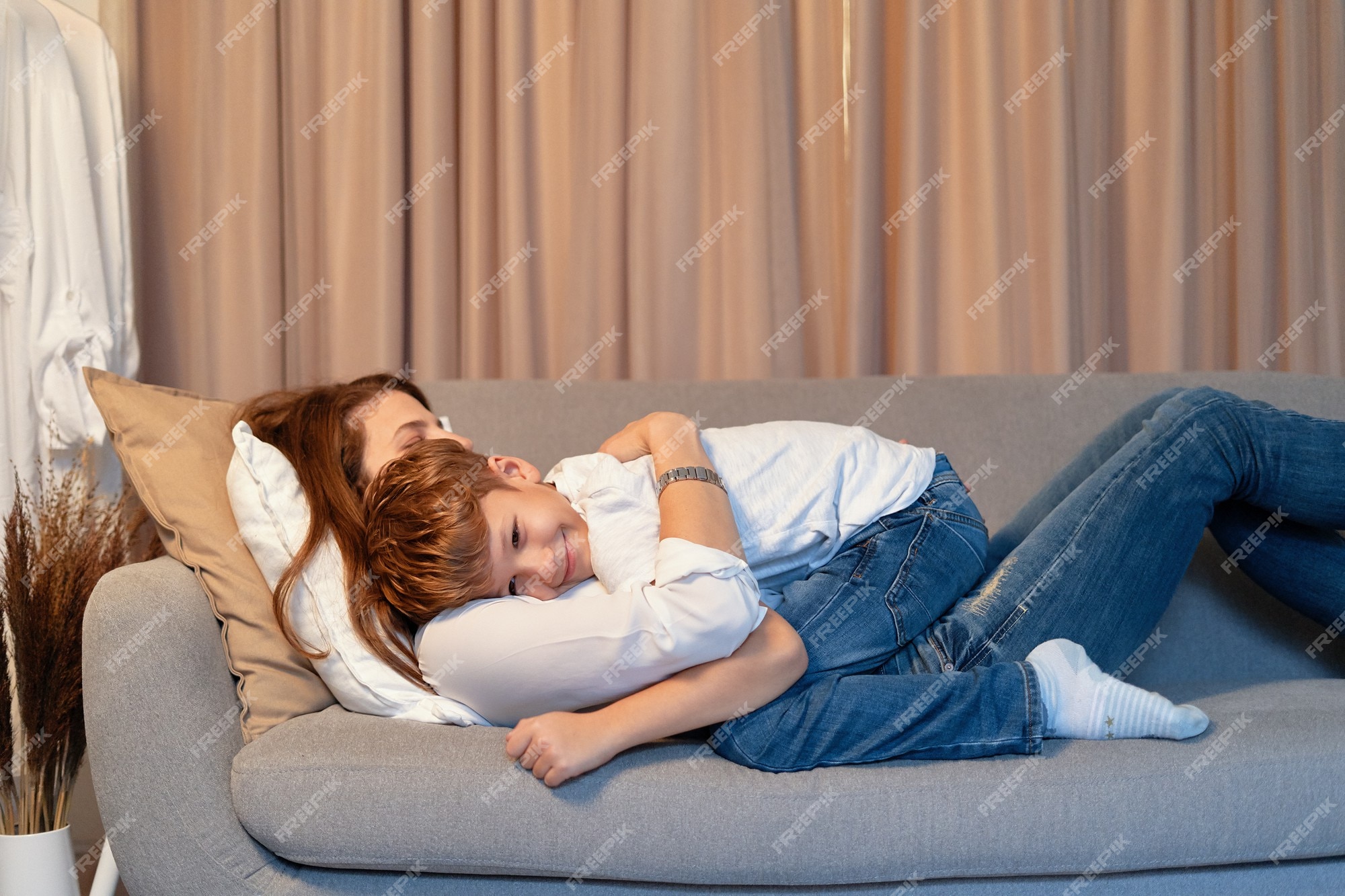alice gaynor recommends mom and son on couch pic