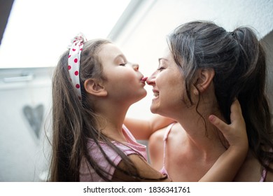 ansh shukla recommends mom tongue kissing daughter pic