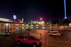cathy hanshaw recommends Motel Six Las Vegas