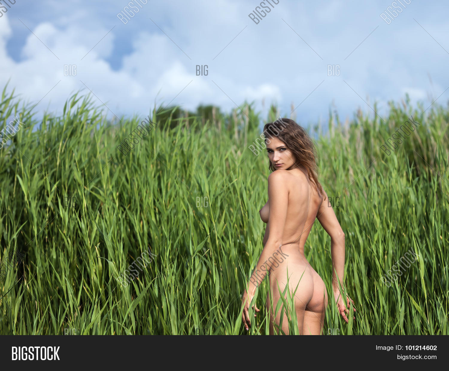 cheng ling recommends naked women in nature pic