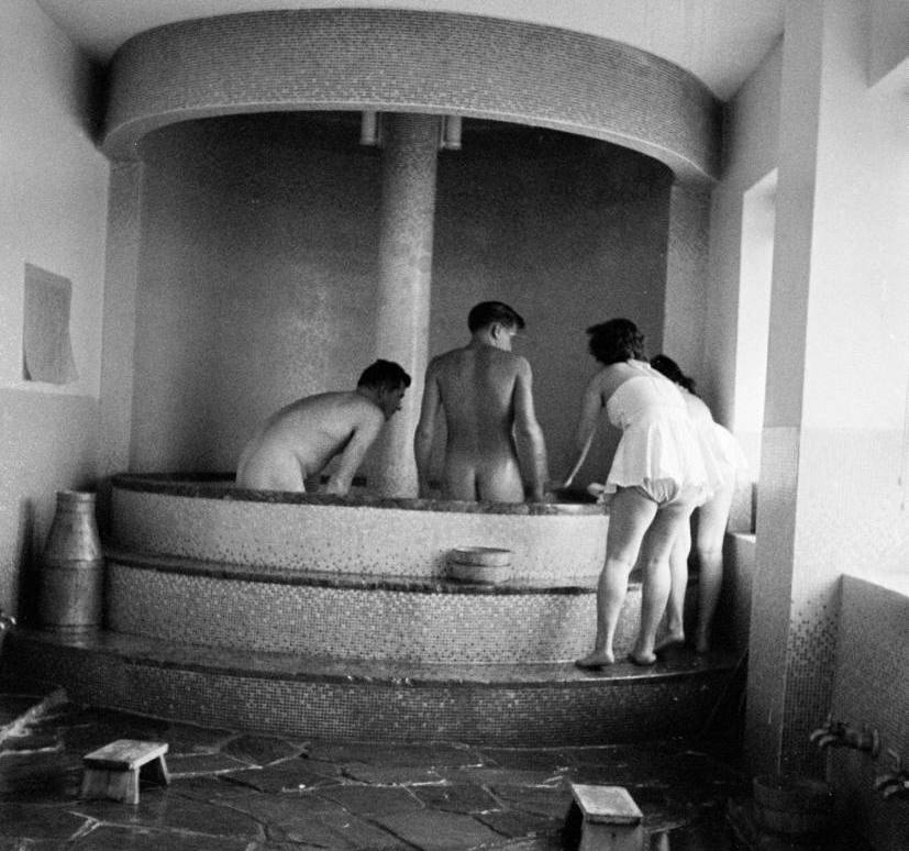 derek klepac recommends Nude Japanese Bath House