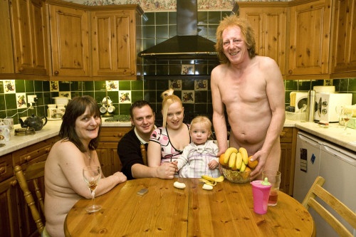 diana bakar add nudist family at home photo