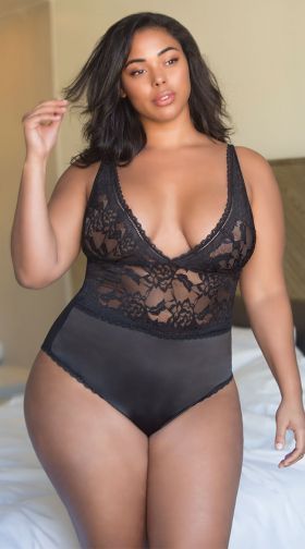 danny mohamed recommends Pictures Of Plus Size Lingerie
