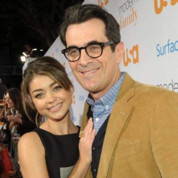 Best of Sarah hyland lesbian