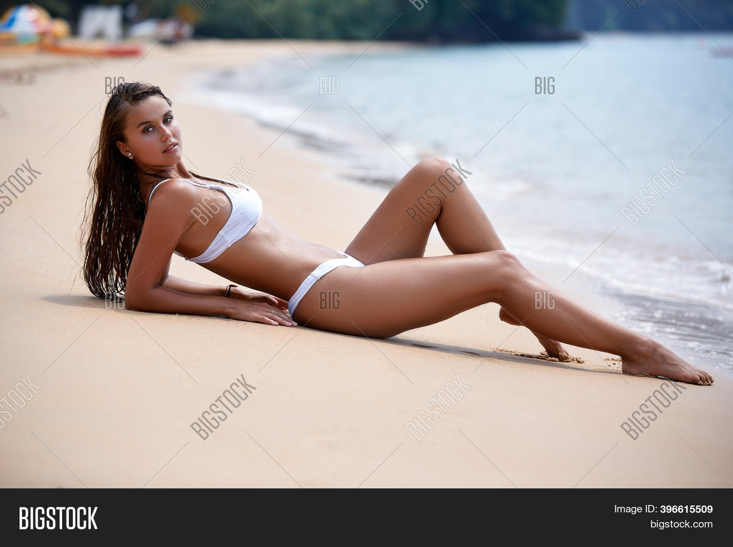 sexy babes on the beach