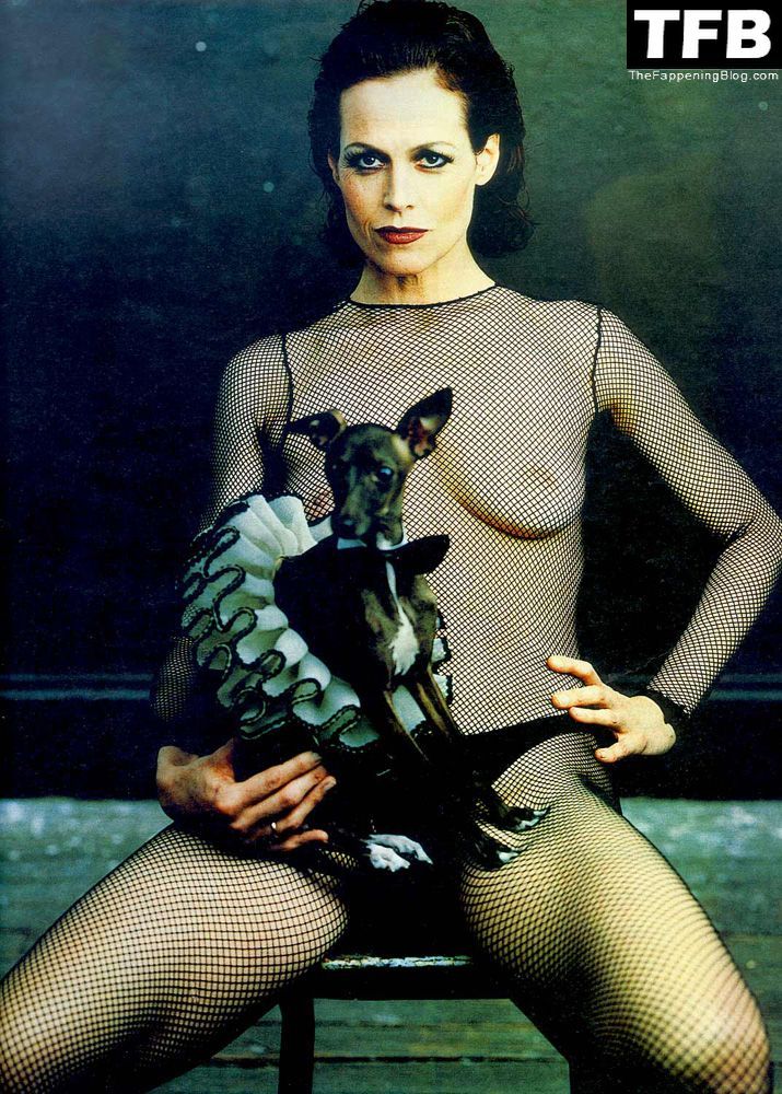 sigourney weaver nude images