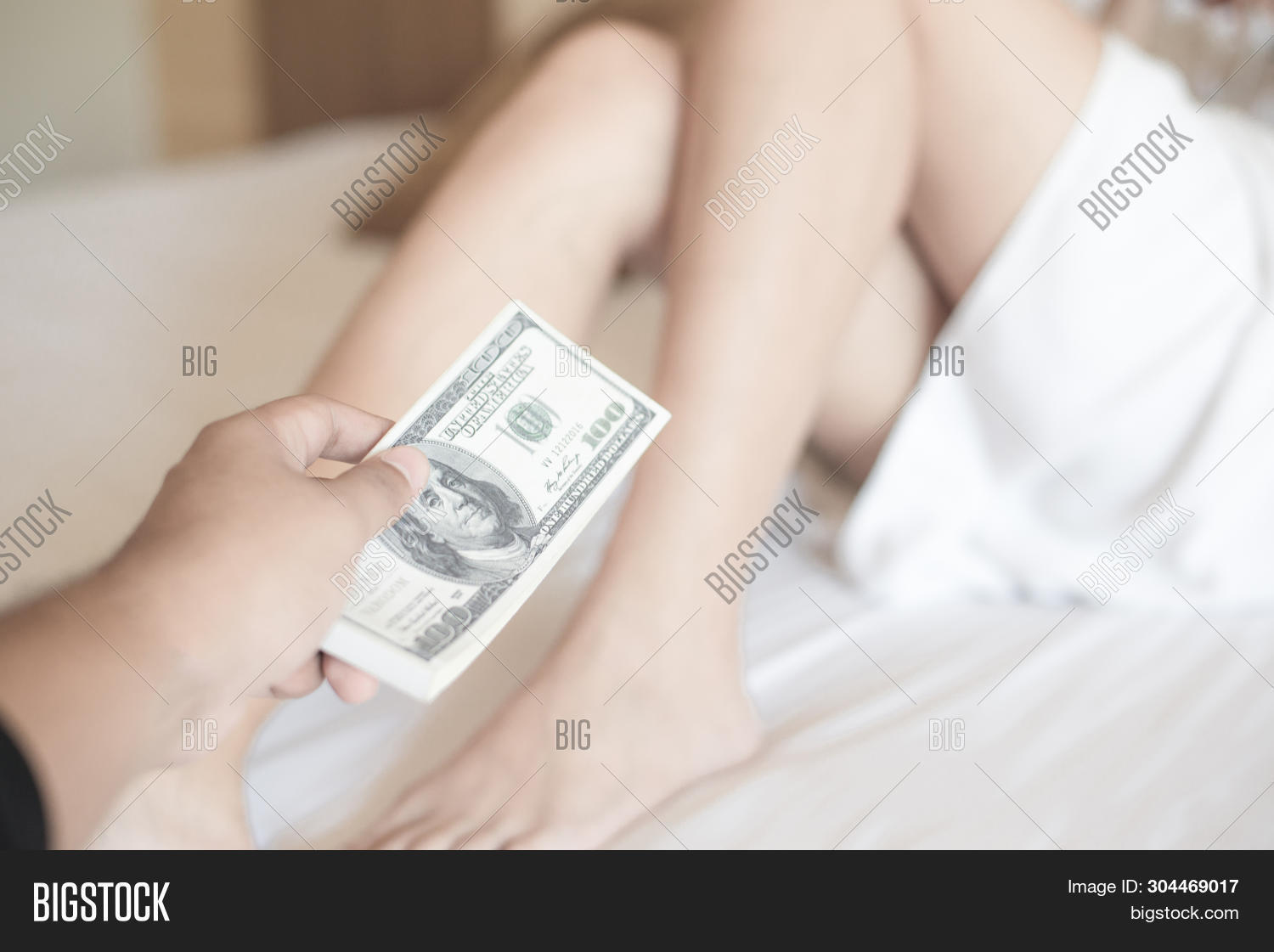 bui phuong thao share take money for sex photos