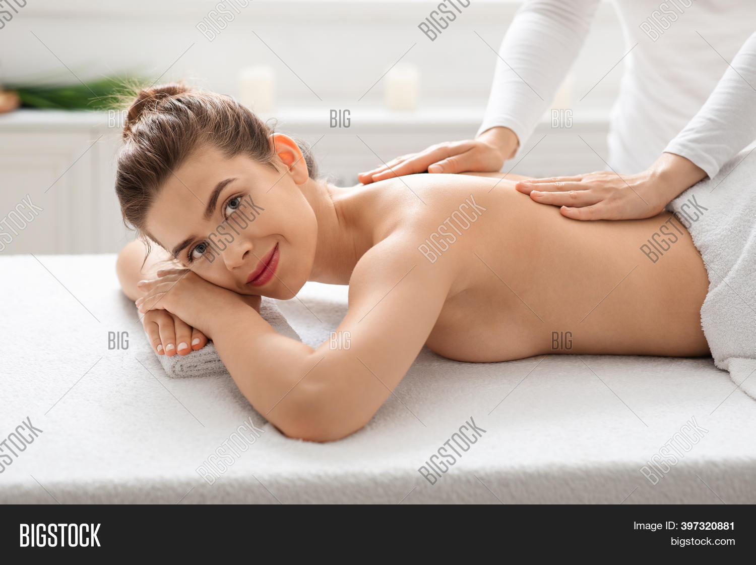 corinne haddad recommends Women Getting Full Body Massage