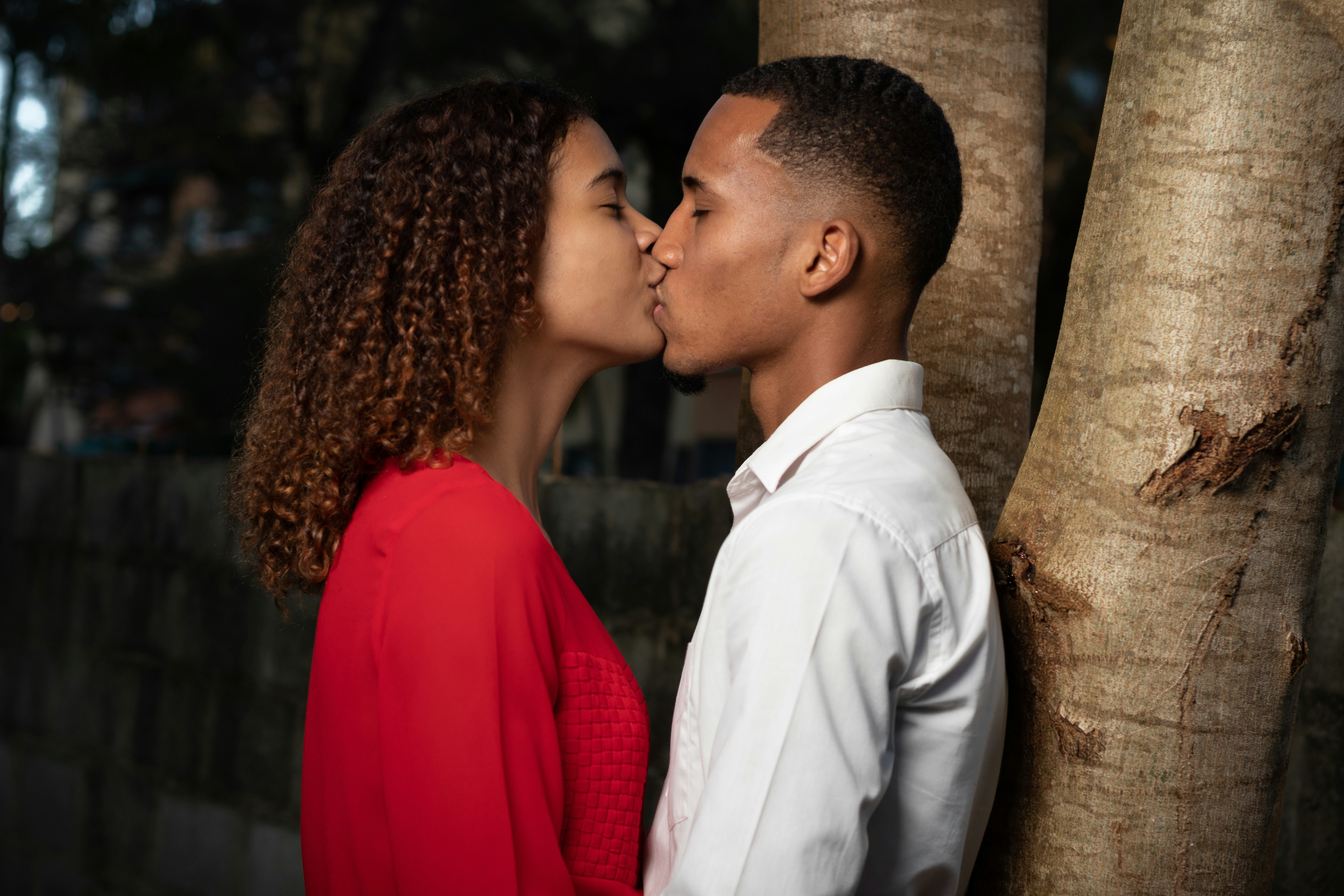 bruno guillemin share women kissing pics photos