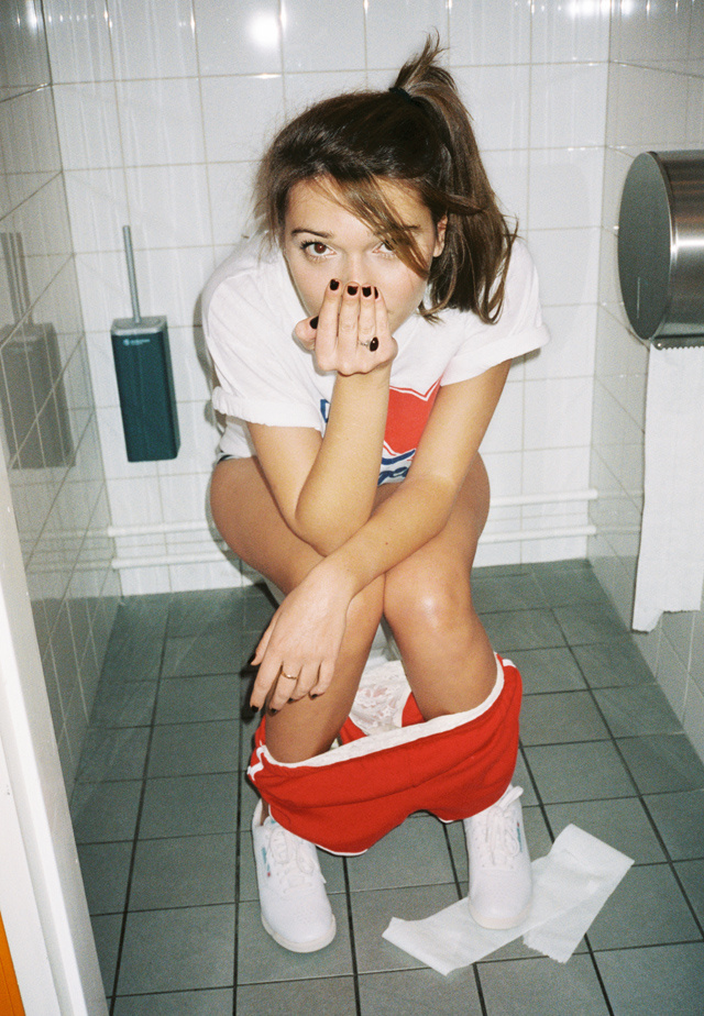 brittainy wilson recommends Women On Toilet Tumblr